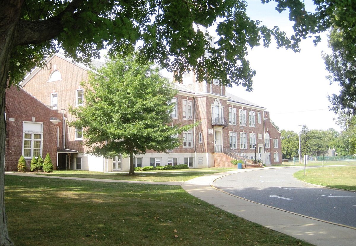 Freehold Borough, NJ - Freehold High School - Wikipedia